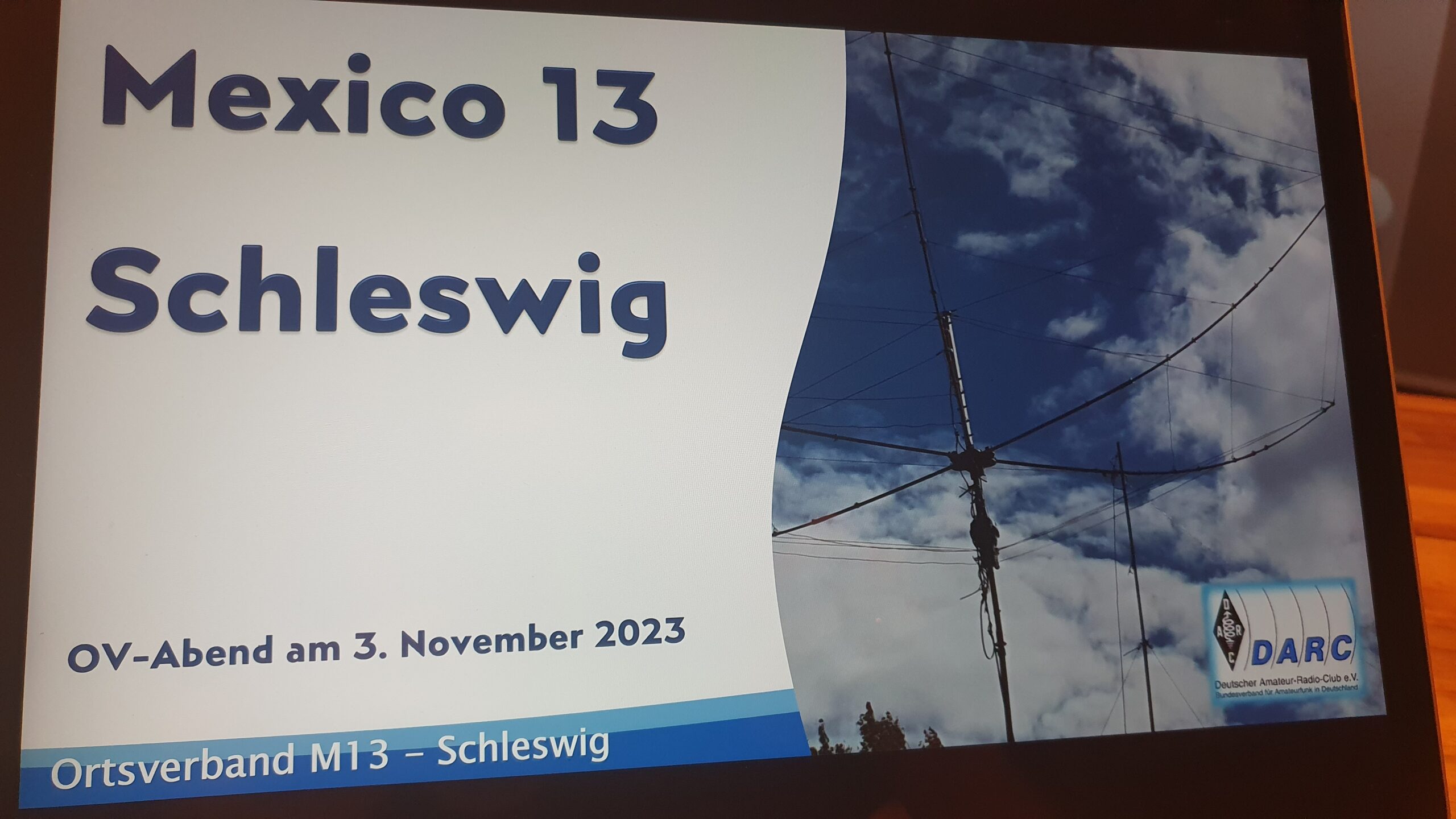 Beamerbild mit der Startfolie zum OV-Abend des DARC OV Schleswig im November.