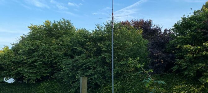 Antennenschrauben bei Richard & Melli – Cushcraft HV4E geht in die Luft