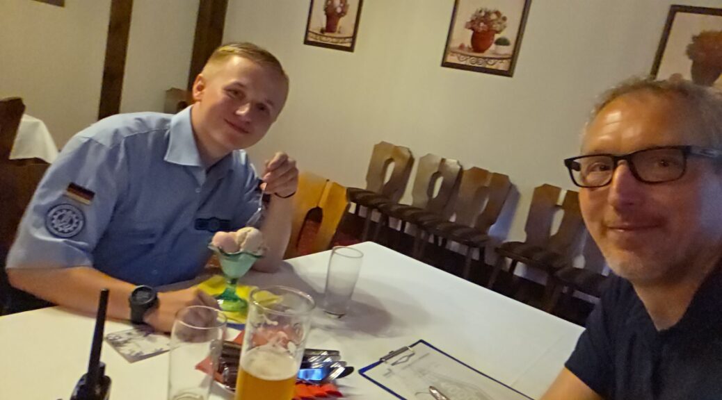 DN9RB und DO7OMB - zwei Funkamateure im Gespräch im Ruhekrug.