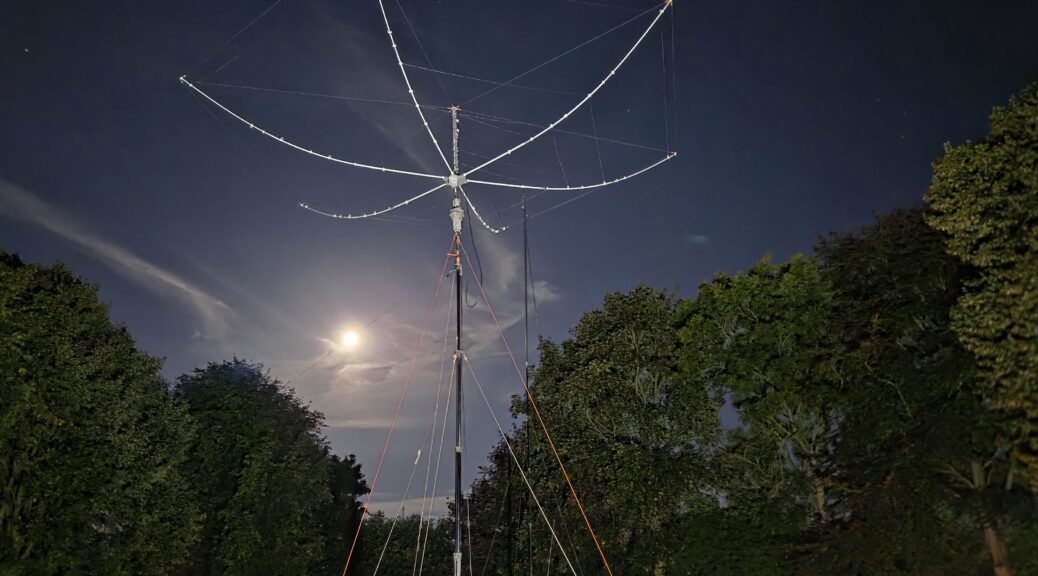 Mexico 13 Hexbeam auf dem Fielddayplatz bei NAcht