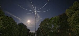 Mexico 13 Hexbeam auf dem Fielddayplatz bei NAcht