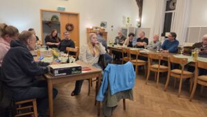 Funkamateure des DARC Ortsverbands Schleswig im Dörpshuus in Berend